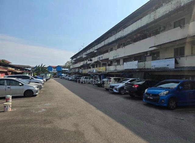 Flat Taman Ungku Tun Aminah 1