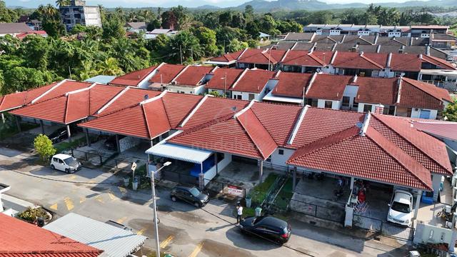 RIVERINA LINGGI TERES 1 Tingkat FREEHOLD Pekan LINGGI PORT DICKSON 1