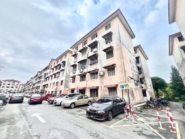 Apartment Idaman 1