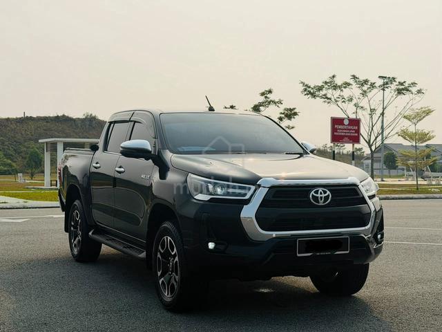 2021 Toyota HILUX 2.4 V FACELIFT (A) - 1