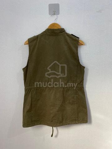 Guilty Parties Outrageous Military Utility Vest - photo 5 of 6