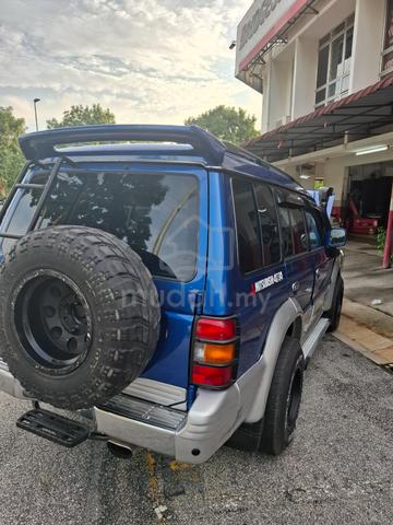 2002 Mitsubishi PAJERO 2.4 (A) - 2