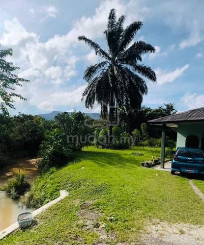 Rumah beserta tanah 1 ekar kota tinggi kg temenin 2