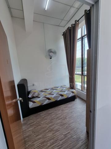 15mins to CIQ 1min to Larkin Sentral Strategic Location 3