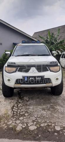 2013 Mitsubishi TRITON 2.5 KB4TGJRXZR FACELIFT (M) - 1