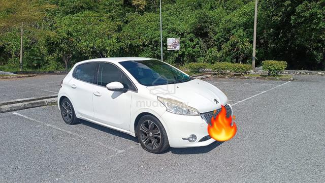 2013 Peugeot 208 1.6 VTI ALLURE (A) - 1