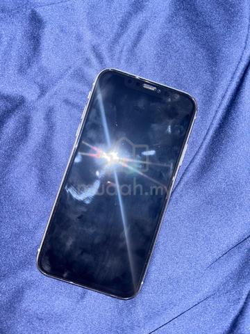 Iphone 11 - photo 2 of 2