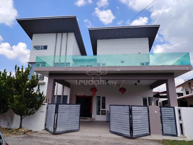 Tmn Sinn ,Freehold renovated double storey bungalow 6R6B unit for sale 1