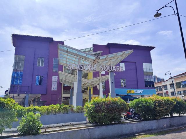 Retail Unit in Seasons Square, Damansara Damai 1