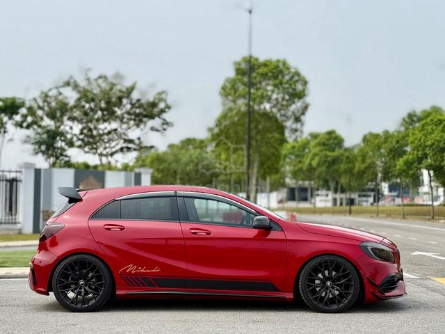 -2015/20- Mercedes Benz A-CLASS 1.6 180 AMG (A) - 2