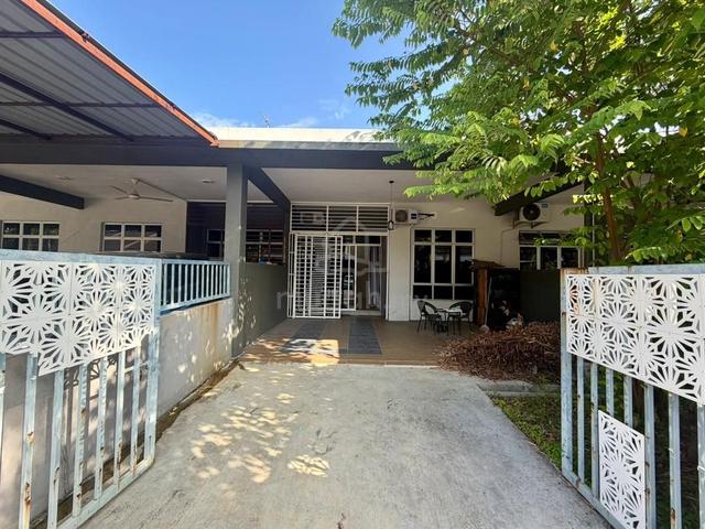 Single Storey Terrace @ Taman Merbah, Olak Lempit, Banting. 1