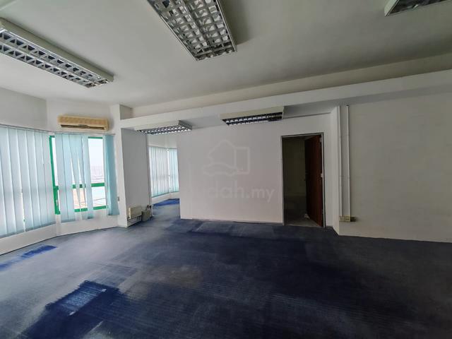 Gurney tower , high floor , seaview 1