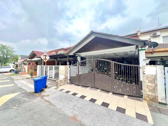 (EXTRA PARKING MURAH CANTIK) Double Storey Taman TTDI Jaya Shah Alam 1