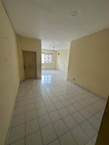 Persiaran Tanjung Apartment 1