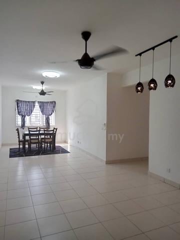 De Bayu Apartment 1