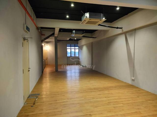 Facing Main Road Fully Renovated 3 Storey ShopLot Bakar Arang For Sale 1