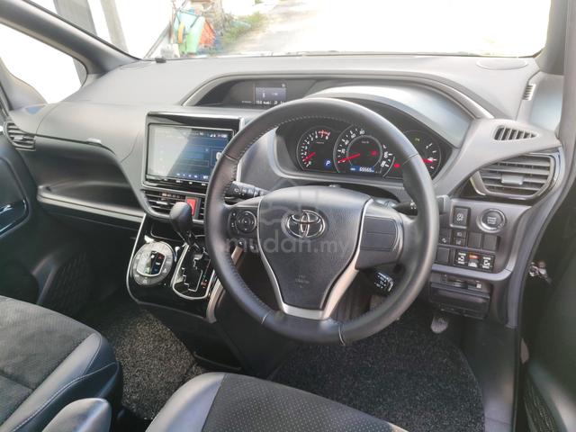 2021 Toyota VOXY 2.0 ZS KIRAMEKI III (A) - 4