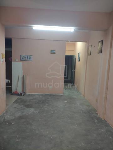 Putra Raya Apartment 1