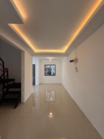 Double Storey Tmn Selesa Jaya Skudai, FULL LOAN + CASHBACK 45k! 1