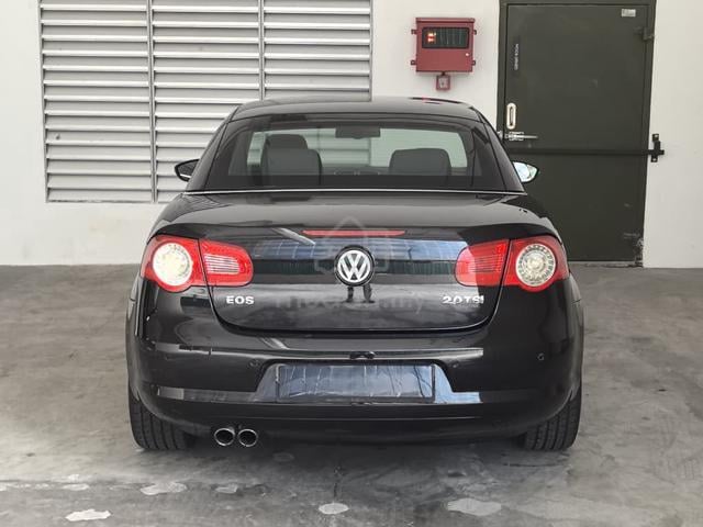 2010 Volkswagen EOS 2.0 T FSI / Tip Top Condition - 5