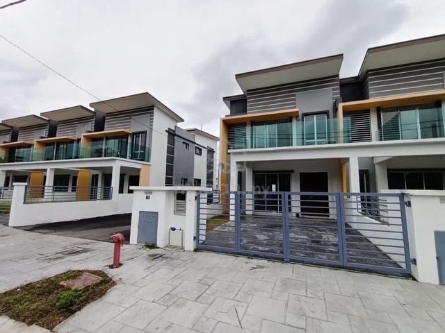 EndLot 2 Storey Taman Ixora Bandar Baru Salak Tinggi Non Bumilot 22x85 1