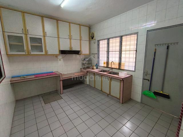 【Puchong Perdana】Well Maintained 2 Storey Terrace house for Sale 1