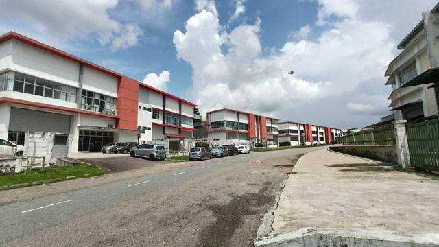 Ringan Pulai - 1.5 Storey Semi-D Factory For Sale 1