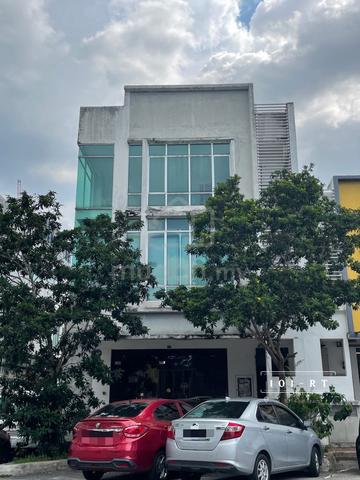 Shop lot for Sale, 1540 sq.ft, Seri Kembangan, Selangor | Mudah.my