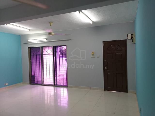 (20x60) USJ 2 Double storey house for rent 1