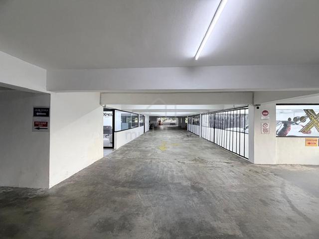 Usedcar Dealer Showroom Taman equine 1