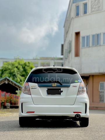 2011 Honda JAZZ 1.5 V FACELIFT (A) - 4