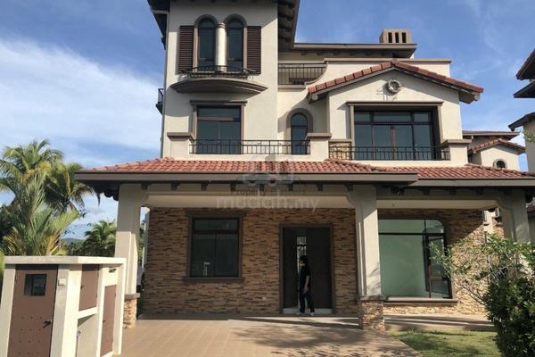 Diamond City Bungalow 5r5b Kitchen Cabinet Aircond nice unit Semenyih 1