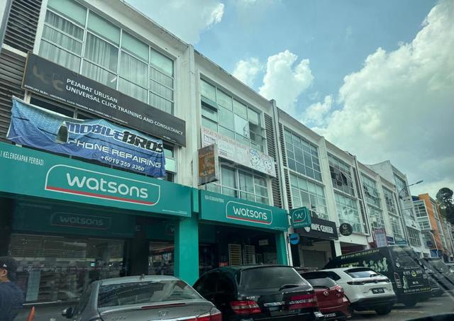 Ground floor Taman Equine park Equine Boulevard, ZEVA Seri kembangan 1