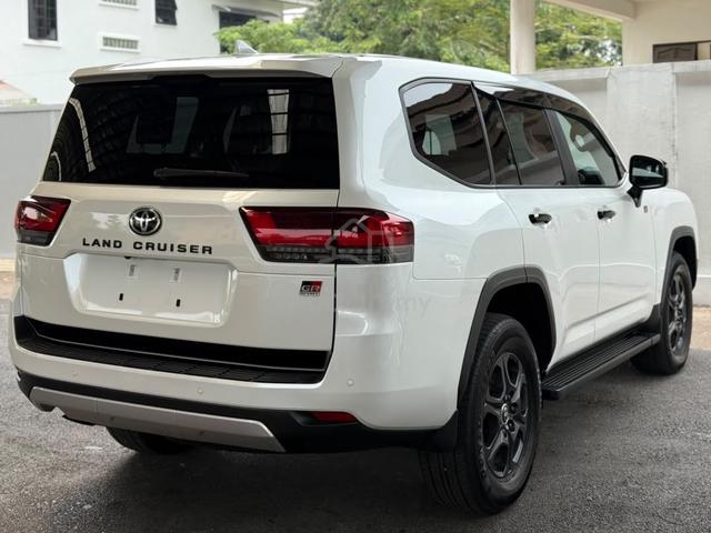 2024 Toyota Land Cruiser 300 GR-Sport 3.5 Petrol - 3
