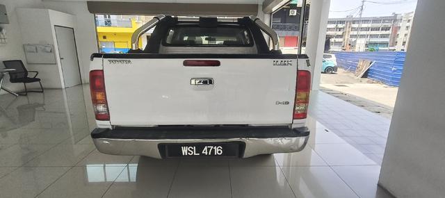 2009 Toyota HILUX 2.5 STD MY05 KUN25R FACELIFT (M) - 4