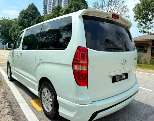 2010 Hyundai GRAND STAREX 2.5 ROYALE (A) - 2