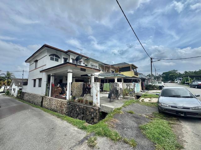 END LOT FREEHOLD : Double Storey Taman Bukit Mewah Kajang, 1
