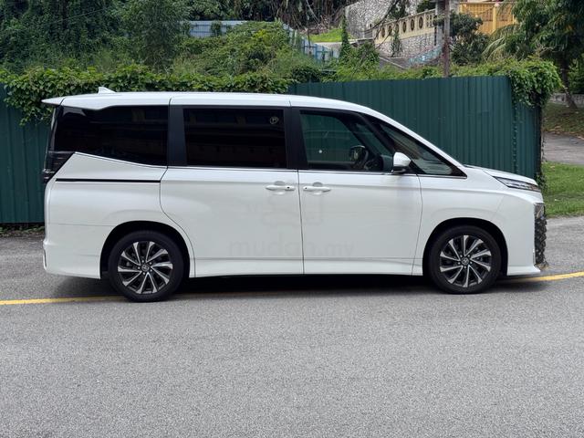 11K KM HUD DIM APPLE PLY 7SEATR Toyota VOXY 2.0 SZ - 3