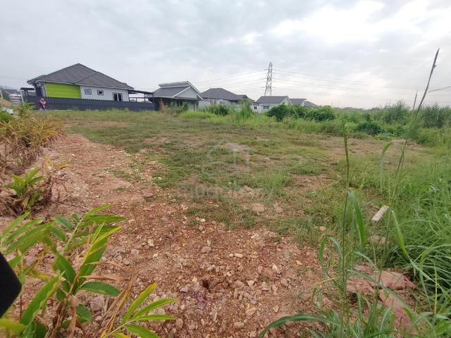 Tanah di kg penghulu him 1