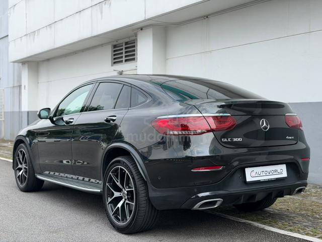 2019 Mercedes Benz GLC 300 4MATIC COUPE AMG F/SERV - 4