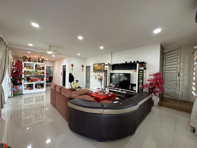 Green Arces 2 Double Storey Terrace Corner House FOR SALE 1