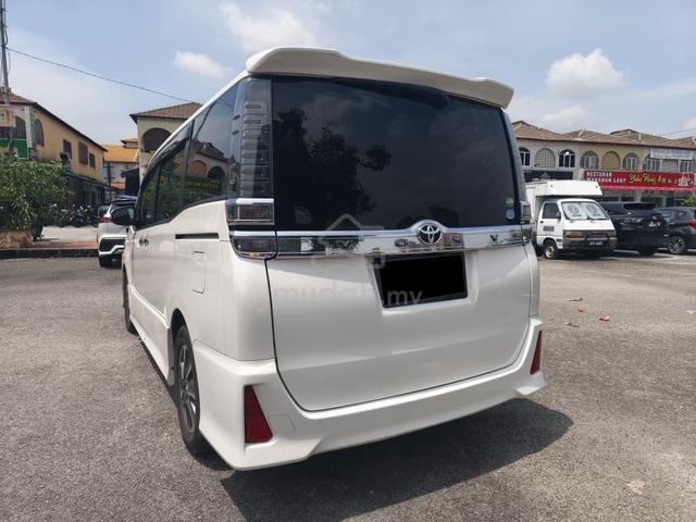 2018 Toyota VOXY 2.0 KIRAMEKI FACELIFT 2 POWERDOOR - 3