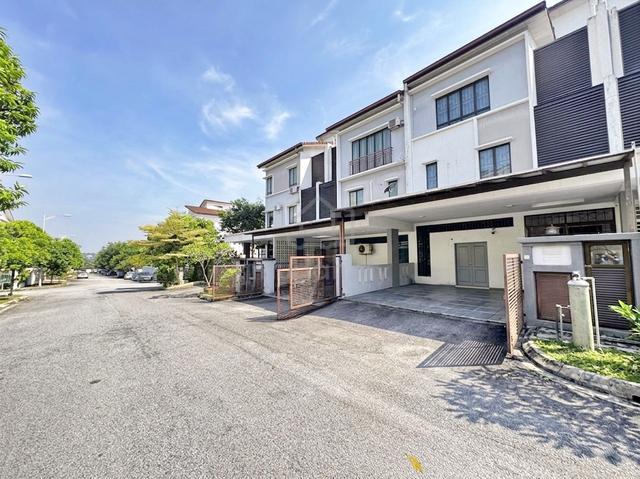 RENOVATED FREEHOLD 3 Storey Semi Terrace House Taman Tropika 2 Bangi 1