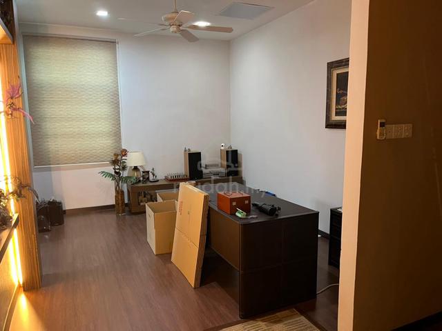 Good offer! Minden Heights 3 storey Semi D 1