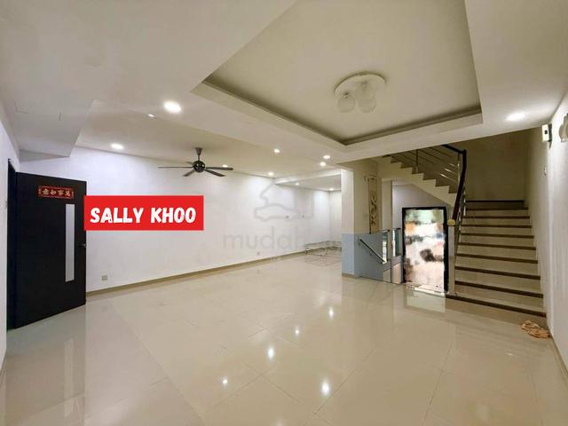 Jelutong 3 Storey Terrace House @ Richmont Residence For Rent 1