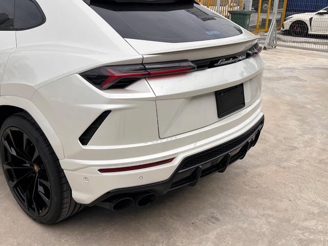 2022 Lamborghini URUS 4.0 - 4