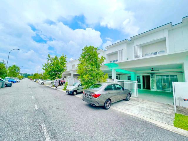 FREEHOLD Double Storey Terrace Suriaman 2A Bandar Sri Sendayan 1