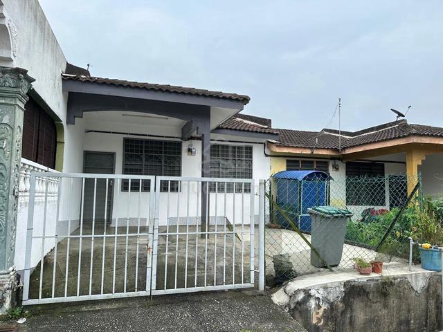 Taman puteri Kluang single storey terrace for sale 1