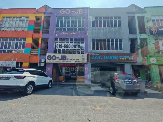 Taman Teratai - 3 Storey Shoplot 1