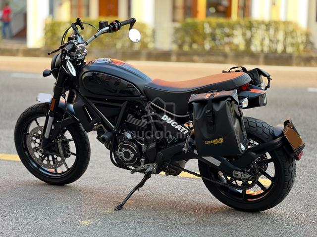 Ducati scrambler deals icon dark accessories